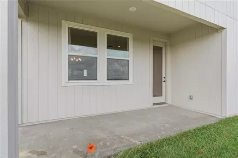 Exterior - 1842 Citadel Pl, Raymore, MO 64083 photo 4 of 5
