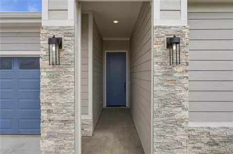 Entry Way - 1842 Citadel Pl, Raymore, MO 64083 photo 3 of 3