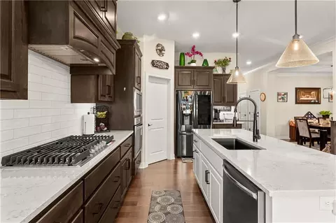 Kitchen - 520 SE David Rd, Lees Summit, MO 64082 photo 4 of 5