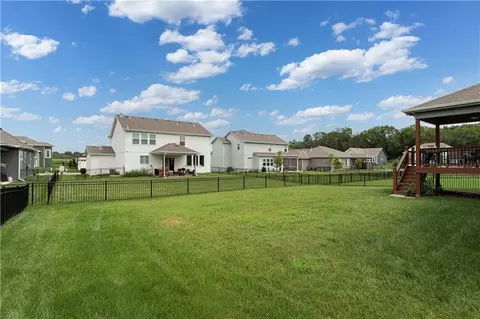 Exterior - 520 SE David Rd, Lees Summit, MO 64082 photo 5 of 9