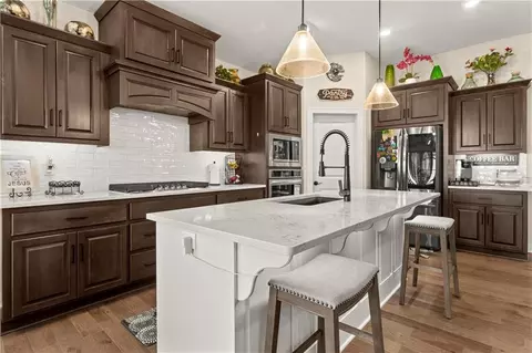 Kitchen - 520 SE David Rd, Lees Summit, MO 64082 photo 3 of 5