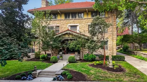3726 Madison Ave, Kansas City, MO 64111
