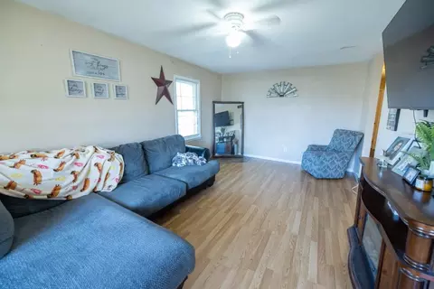 Living - 14769 NE State Route E Hwy, Adrian, MO 64720 photo 4 of 4