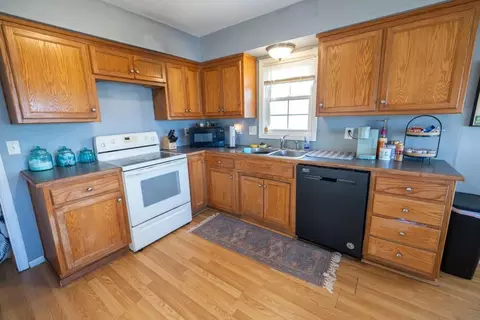 Kitchen - 14769 NE State Route E Hwy, Adrian, MO 64720 photo 5 of 6