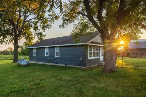 Exterior - 14769 NE State Route E Hwy, Adrian, MO 64720 photo 18 of 19