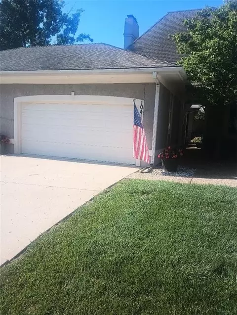 10414 Garnett St, Overland Park, KS 66214