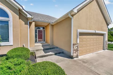 7562 N Eastern Ave, Kansas City, MO 64158