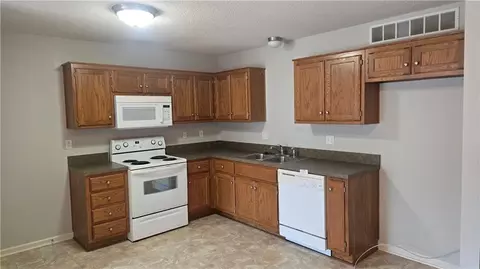 425 Hawthorne Blvd #4, Warrensburg, MO 64093 photo 4
