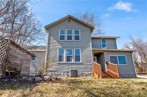 Exterior - 1314 Atchison St, Atchison, KS 66002 photo 2 of 5