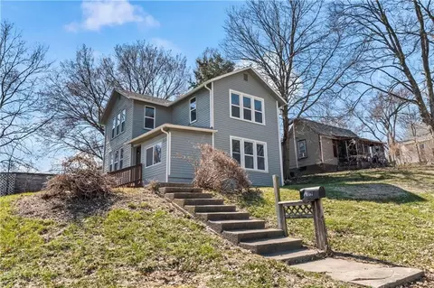 Exterior - 1314 Atchison St, Atchison, KS 66002 photo 4 of 5