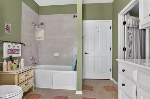 Bath - 12407 E 195th St, Raymore, MO 64083 photo 3 of 4