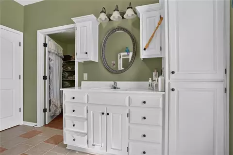 Bath - 12407 E 195th St, Raymore, MO 64083 photo 2 of 4