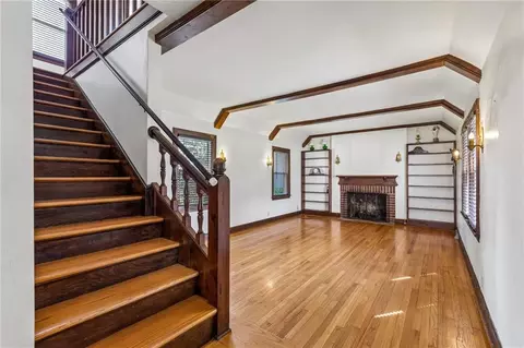Living - 734 E Manor Rd, Independence, MO 64055 photo 3 of 4