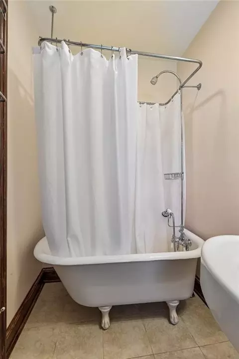 Bath - 734 E Manor Rd, Independence, MO 64055 photo 2 of 2