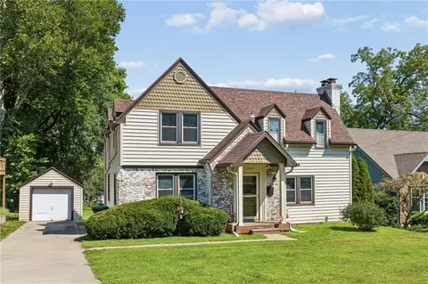 Exterior - 734 E Manor Rd, Independence, MO 64055 photo 3 of 11