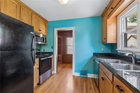 Kitchen - 734 E Manor Rd, Independence, MO 64055 photo 2 of 2