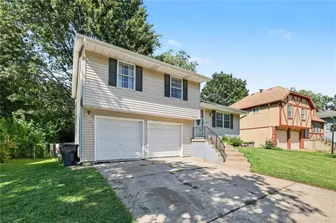 Exterior - 2018 E Mohawk Ct, Olathe, KS 66062 photo 2 of 6