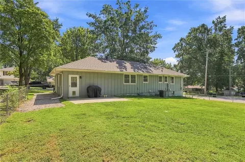 Exterior - 4312 S Union St, Independence, MO 64055 photo 5 of 6