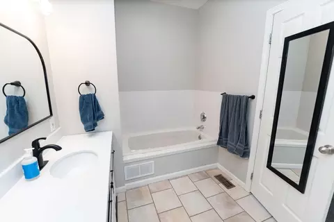 Bath - 104 Harlequin Dr, Adrian, MO 64720 photo 3 of 4