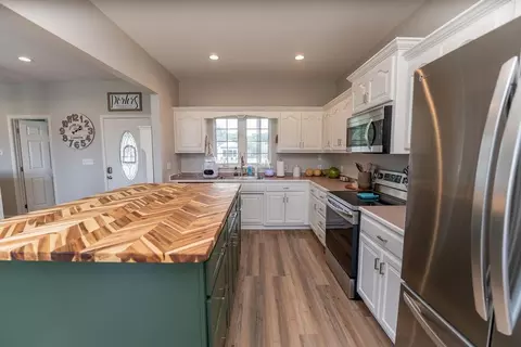 Kitchen - 104 Harlequin Dr, Adrian, MO 64720 photo 3 of 5