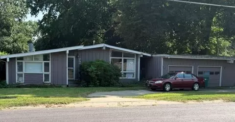 7901 W 71st St, Overland Park, KS 66204