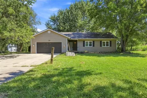 25791 Columbia Rd, Paola, KS 66071