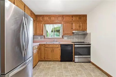 Kitchen - 12306 E 48th St, Independence, MO 64055 photo 1 of 5