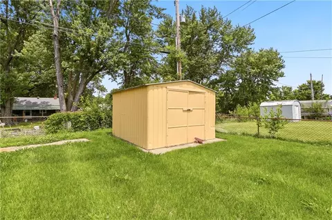 Exterior - 12306 E 48th St, Independence, MO 64055 photo 8 of 11