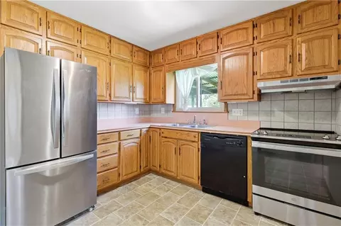 Kitchen - 12306 E 48th St, Independence, MO 64055 photo 2 of 5