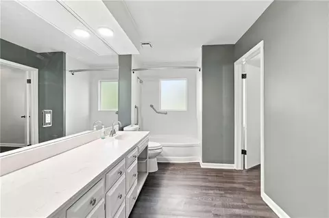 Bath - 16007 E 17th St, Independence, MO 64050 photo 1 of 1