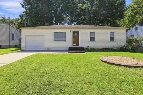 Exterior - 16007 E 17th St, Independence, MO 64050 photo 2 of 3