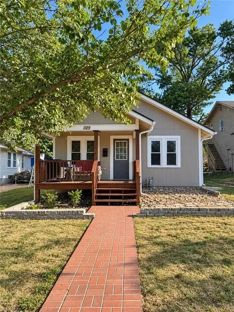 1129 Parker Ave, Osawatomie, KS 66064