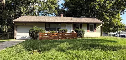 9106 E 72nd Ter, Raytown, MO 64133