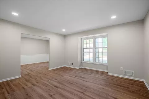 Living - 3936 S Sherman Dr, Independence, MO 64055 photo 4 of 15