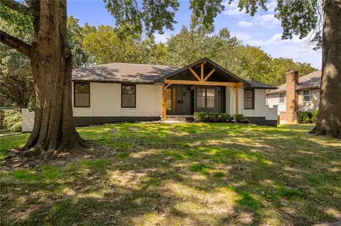 Exterior - 3936 S Sherman Dr, Independence, MO 64055 photo 5 of 18