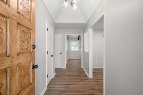 Entry Way - 3936 S Sherman Dr, Independence, MO 64055 photo 2 of 5