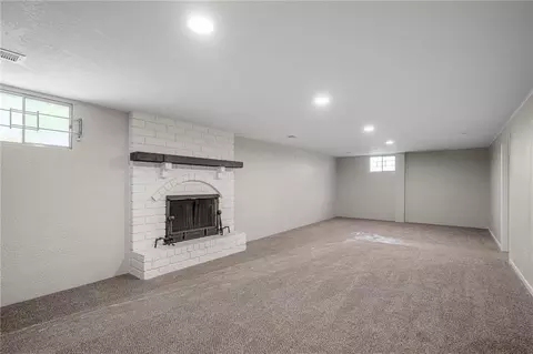 Living - 3936 S Sherman Dr, Independence, MO 64055 photo 13 of 15