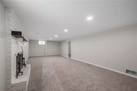 Living - 3936 S Sherman Dr, Independence, MO 64055 photo 11 of 15