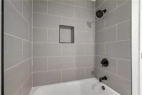 Bath - 3936 S Sherman Dr, Independence, MO 64055 photo 4 of 6