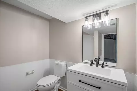 Bath - 3936 S Sherman Dr, Independence, MO 64055 photo 5 of 6