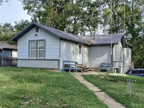 2704 Cleveland Ave, Kansas City, KS 66104