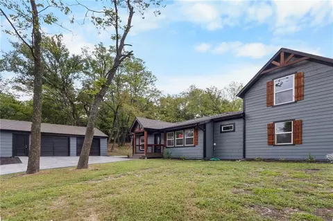 15905 W 289th St, Paola, KS 66071
