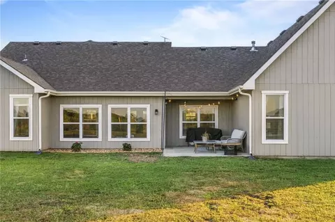 Exterior - 1706 SE Herschell Rd, Tecumseh, KS 66542 photo 9 of 12