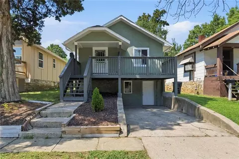 5240 S Benton Ave, Kansas City, MO 64130
