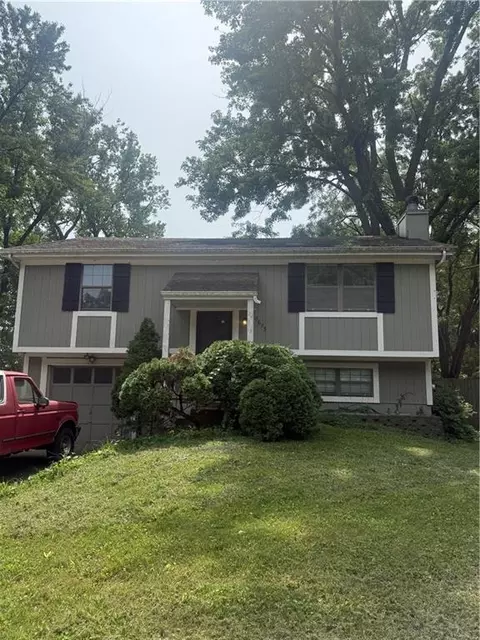 9675 W 61st St, Merriam, KS 66203