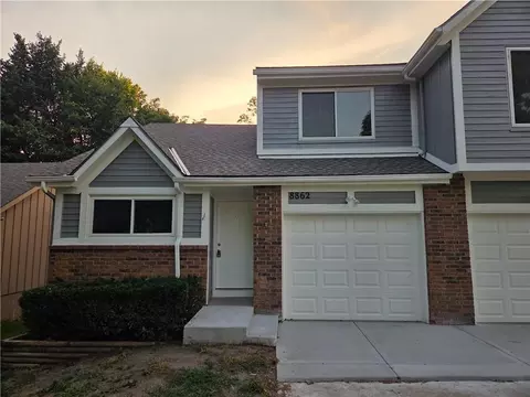 8862 Gallery St, Lenexa, KS 66215