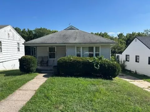 3621 E 46th Ter, Kansas City, MO 64130