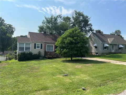 4452 N Chestnut Ave, Kansas City, MO 64117