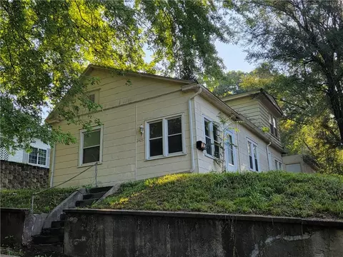 Exterior - 2425 S 15th St, Saint Joseph, MO 64503 photo 3 of 3