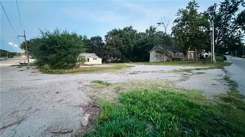 10901 E Truman Rd, Independence, MO 64052 photo 12